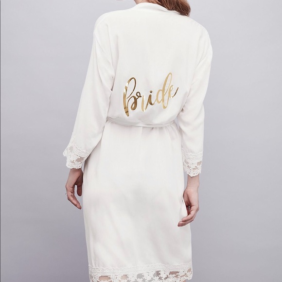 white bride robe